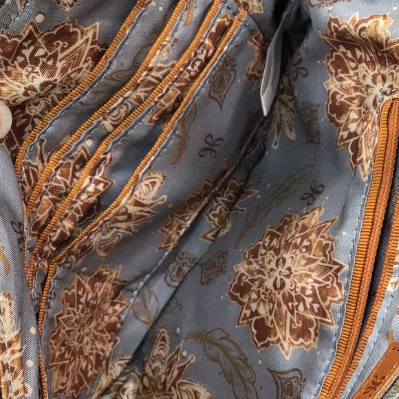 Hobo Sable leather full fringe wristlet - Picture 12 of 13